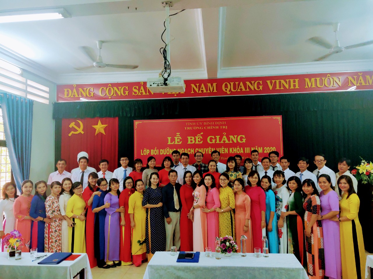 Lễ Bế giảng lớp Bồi dưỡng ngạch chuyên viên khóa III năm 2020