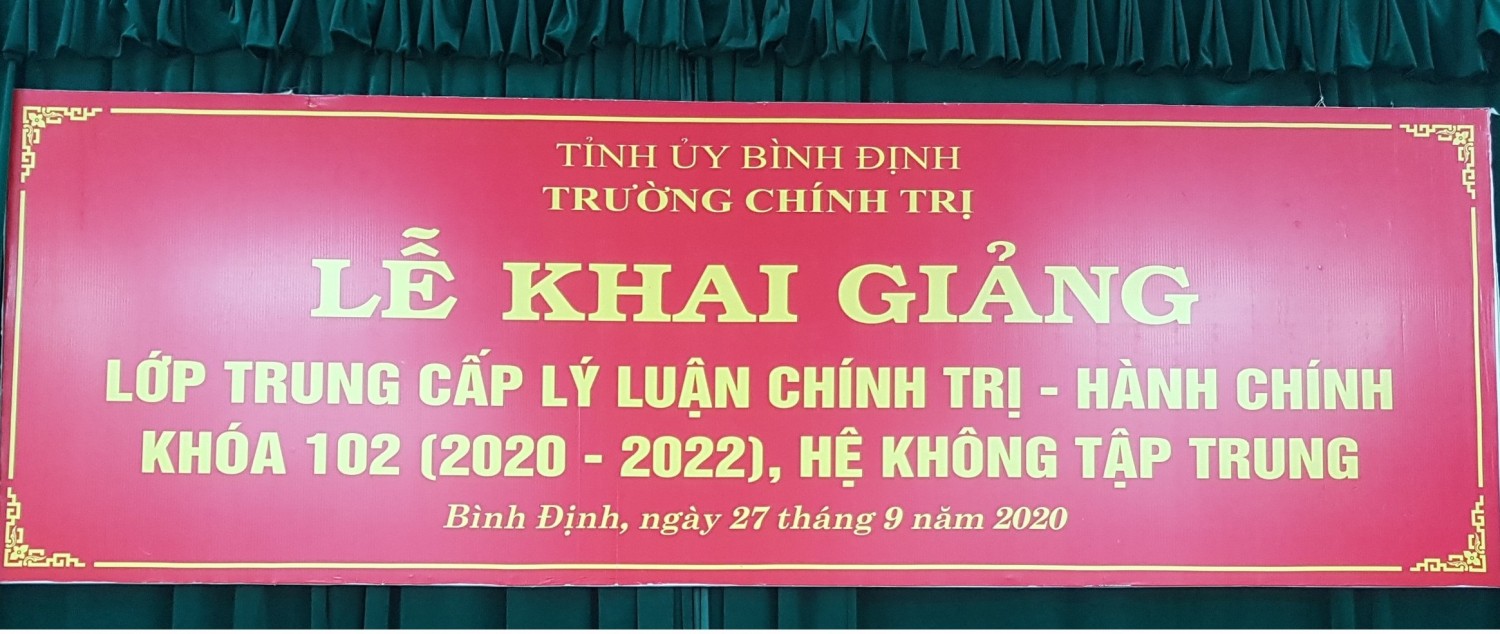 Khai giảng Khoá 102, đào tạo Trung cấp lý luận chính trị - hành chính