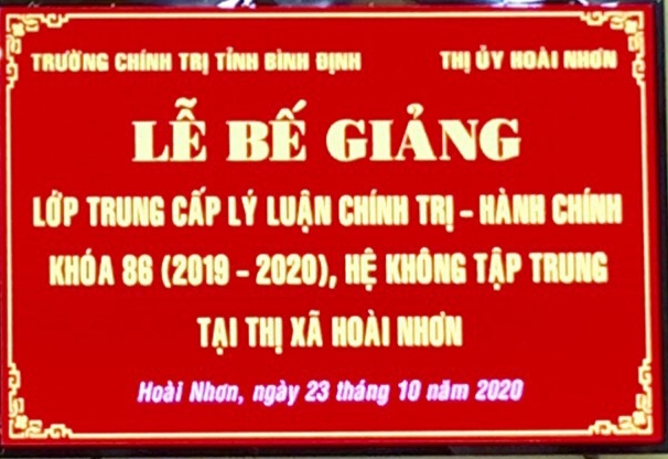 Bế giảng Lớp Trung cấp lý luận chính trị- hành chính khóa 86 (2019-2020) tại Thị xã Hoài Nhơn