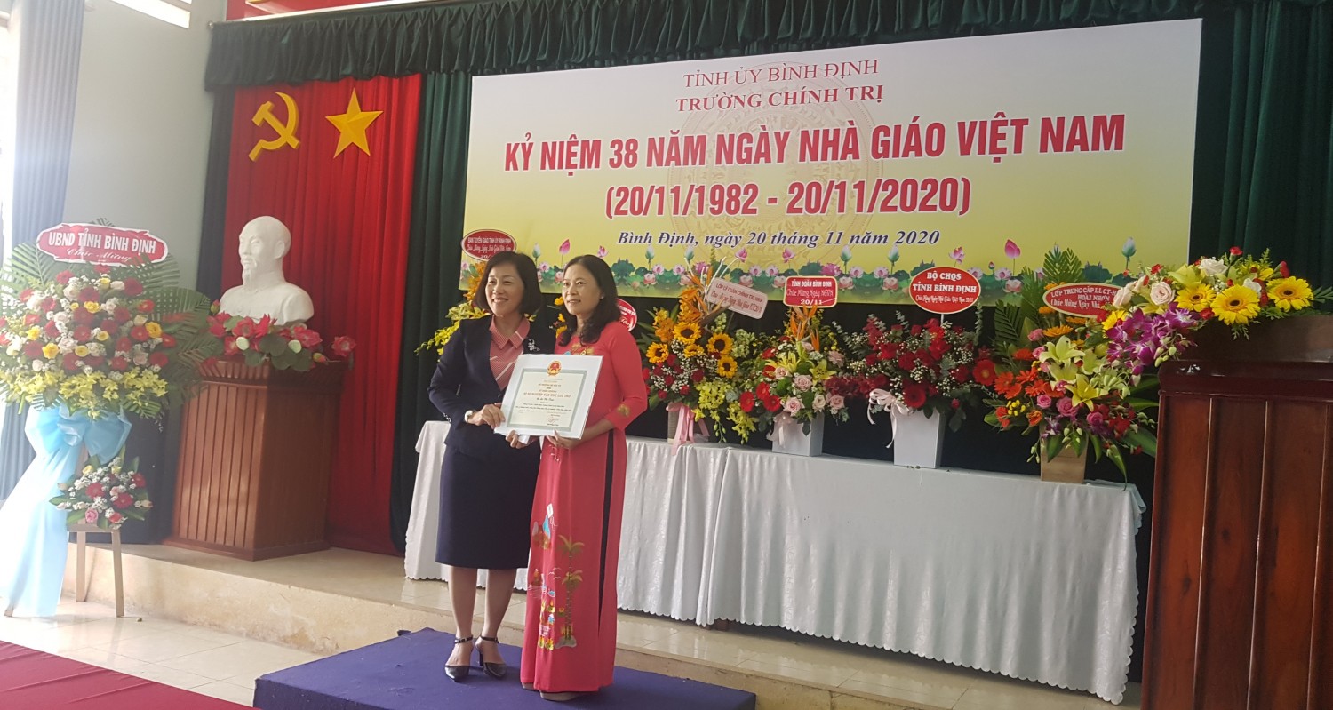 kỷ niệm chương “Vì sự nghiệp Văn thư, lưu trữ” 