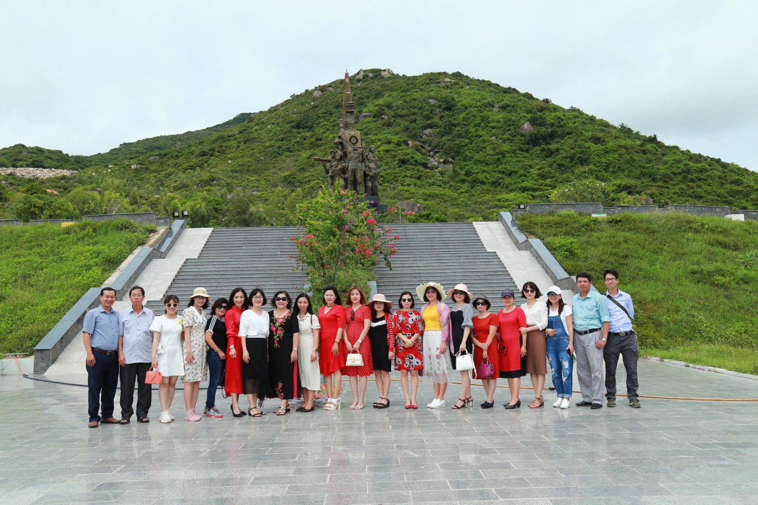 Nữ công đi thực tế Khu di tích Núi Bà