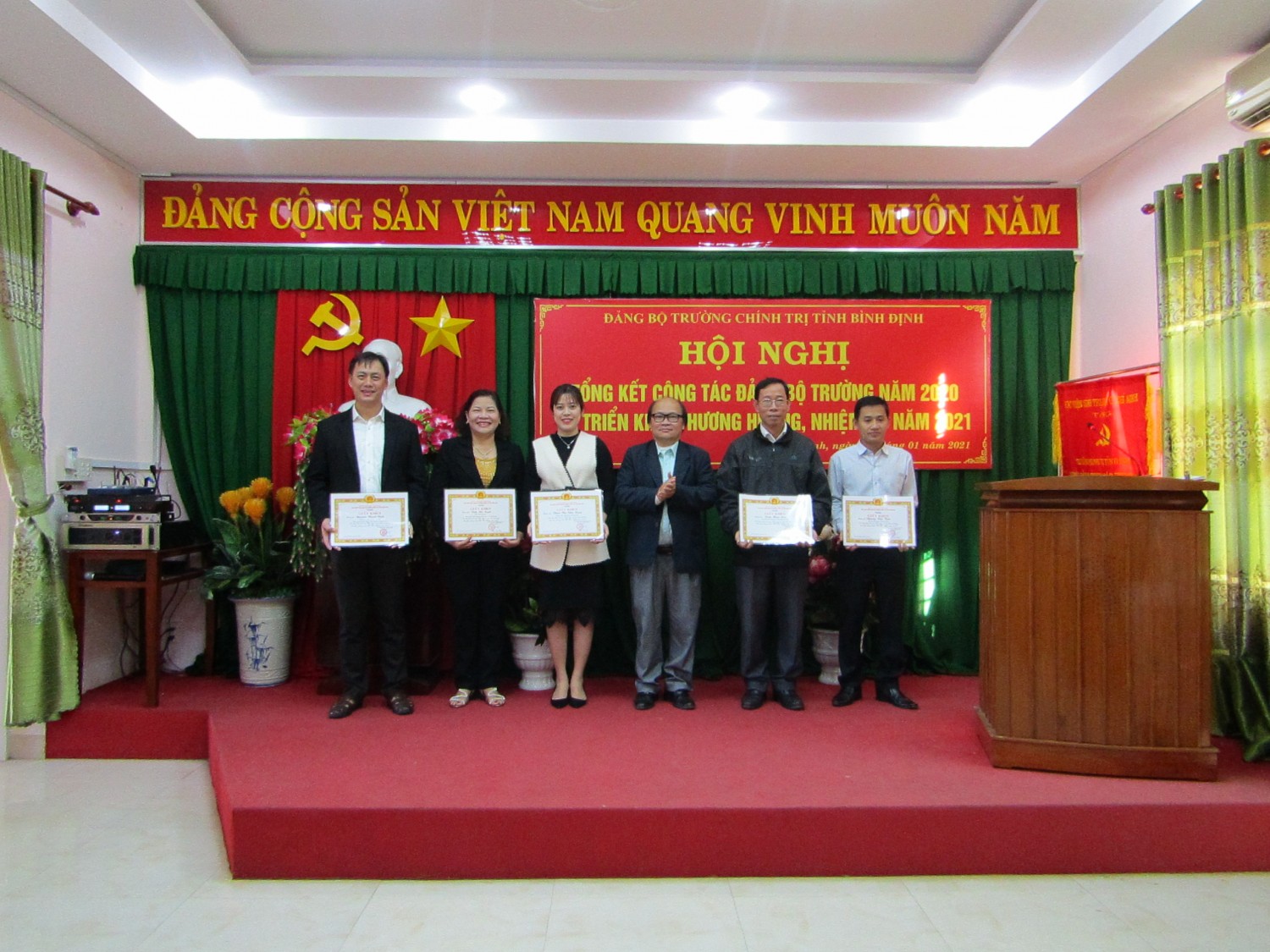 khen dv quan chung hoc tap hcm