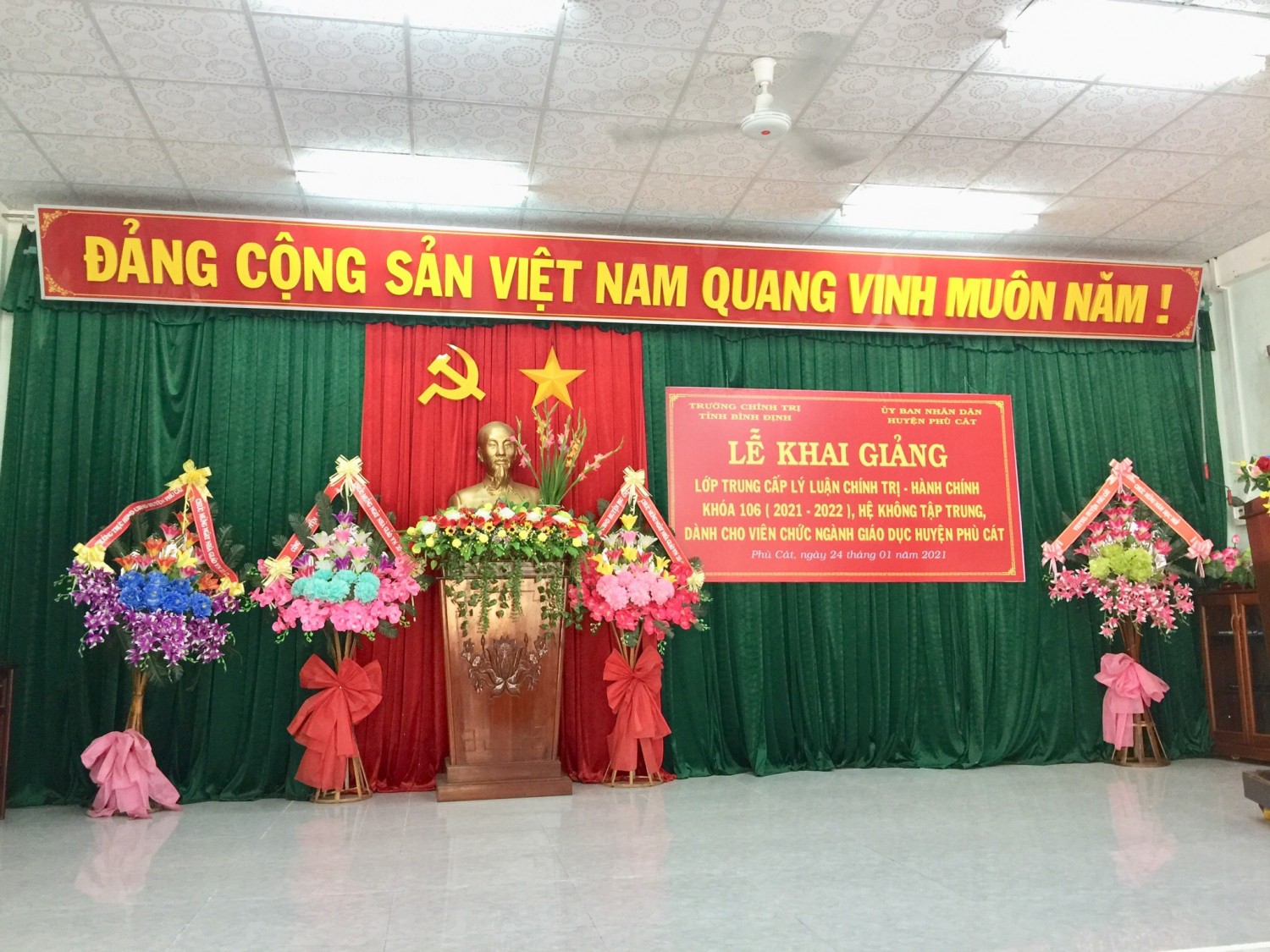 Khai giảng Lớp Trung cấp lý luận chính trị - hành chính khóa 106 (2021 - 2022) tại Huyện Phù Cát