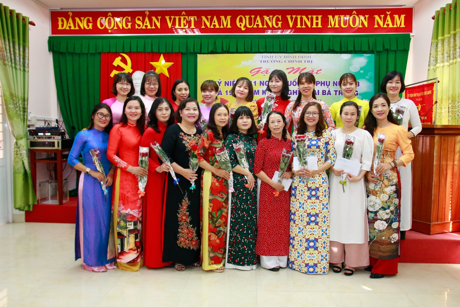 Nữ viên chức Nhà trường