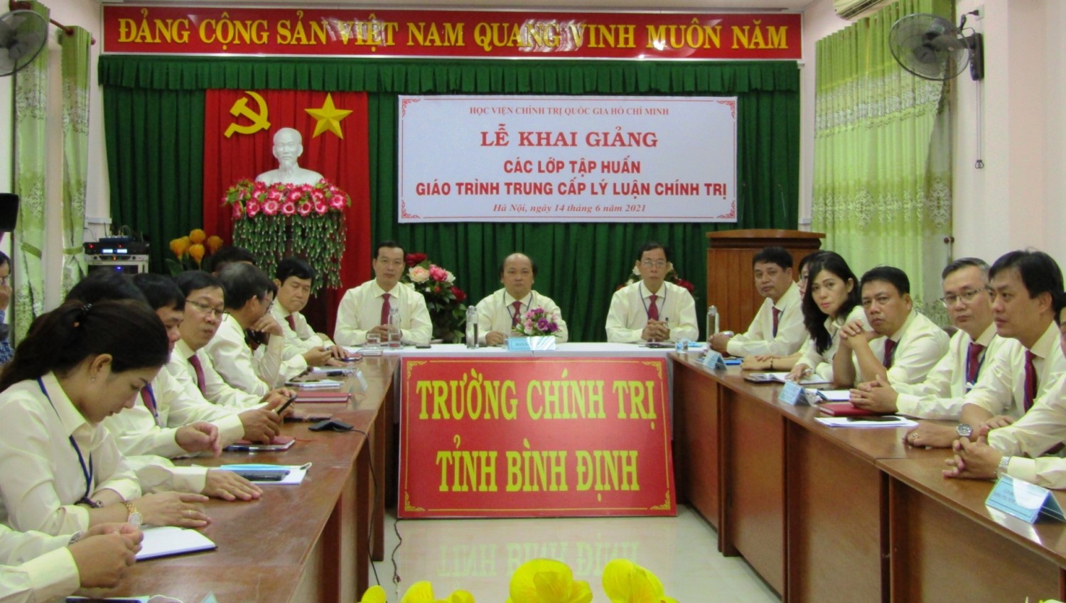 Quang cảnh khai giảng