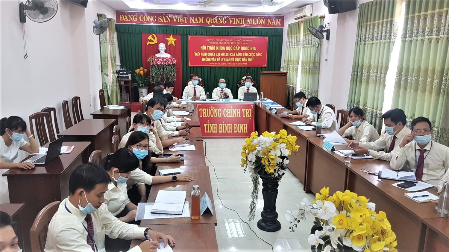 Quang cảnh tại điểm cầu Trường Chính trị tỉnh Bình Định