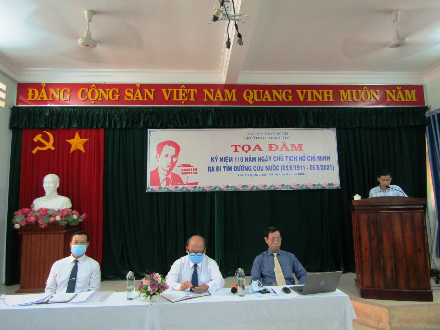 Đ/c Tiến phát biểu