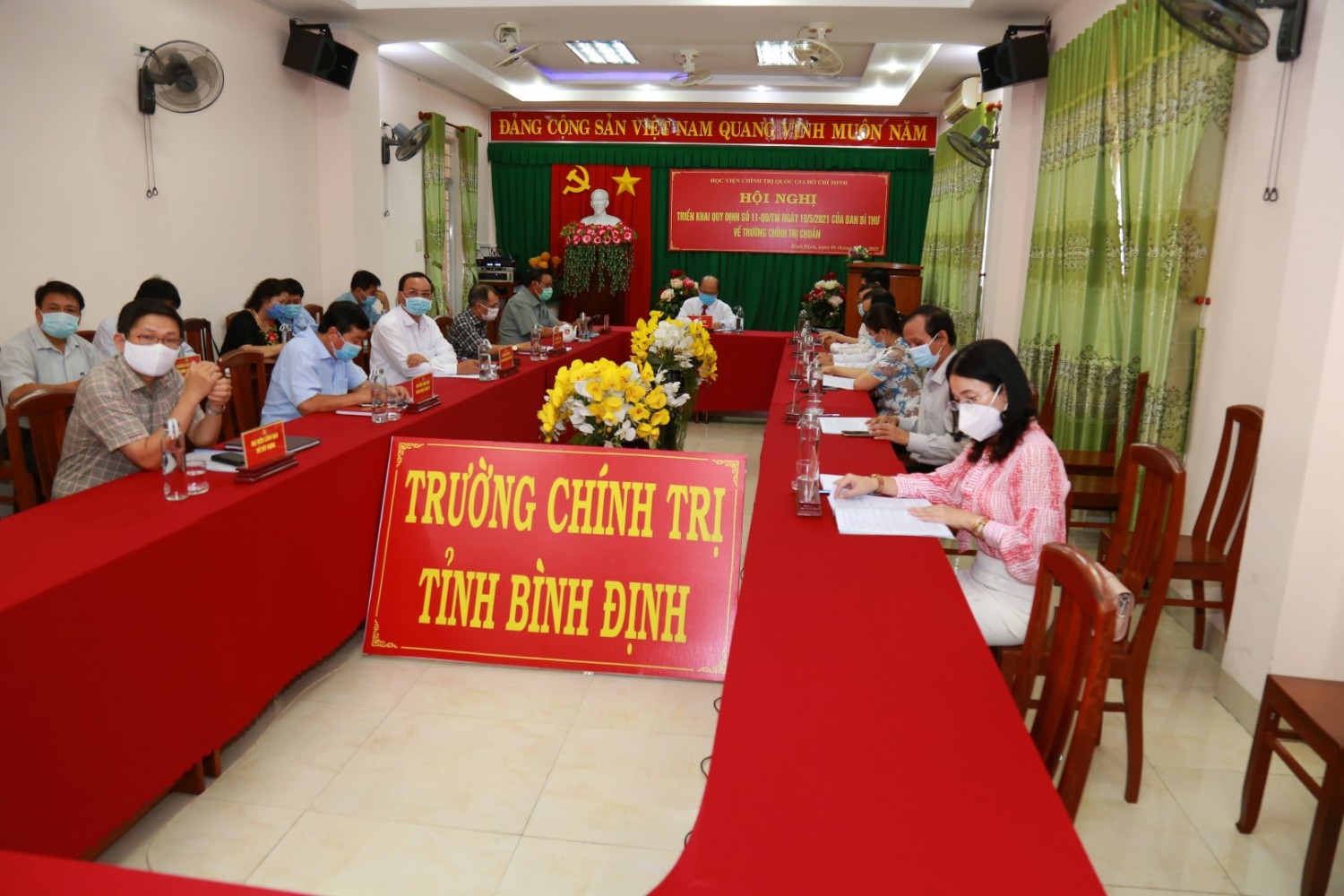 Quang cảnh tại điểm cầu Trường Chính trị tỉnh Bình Định