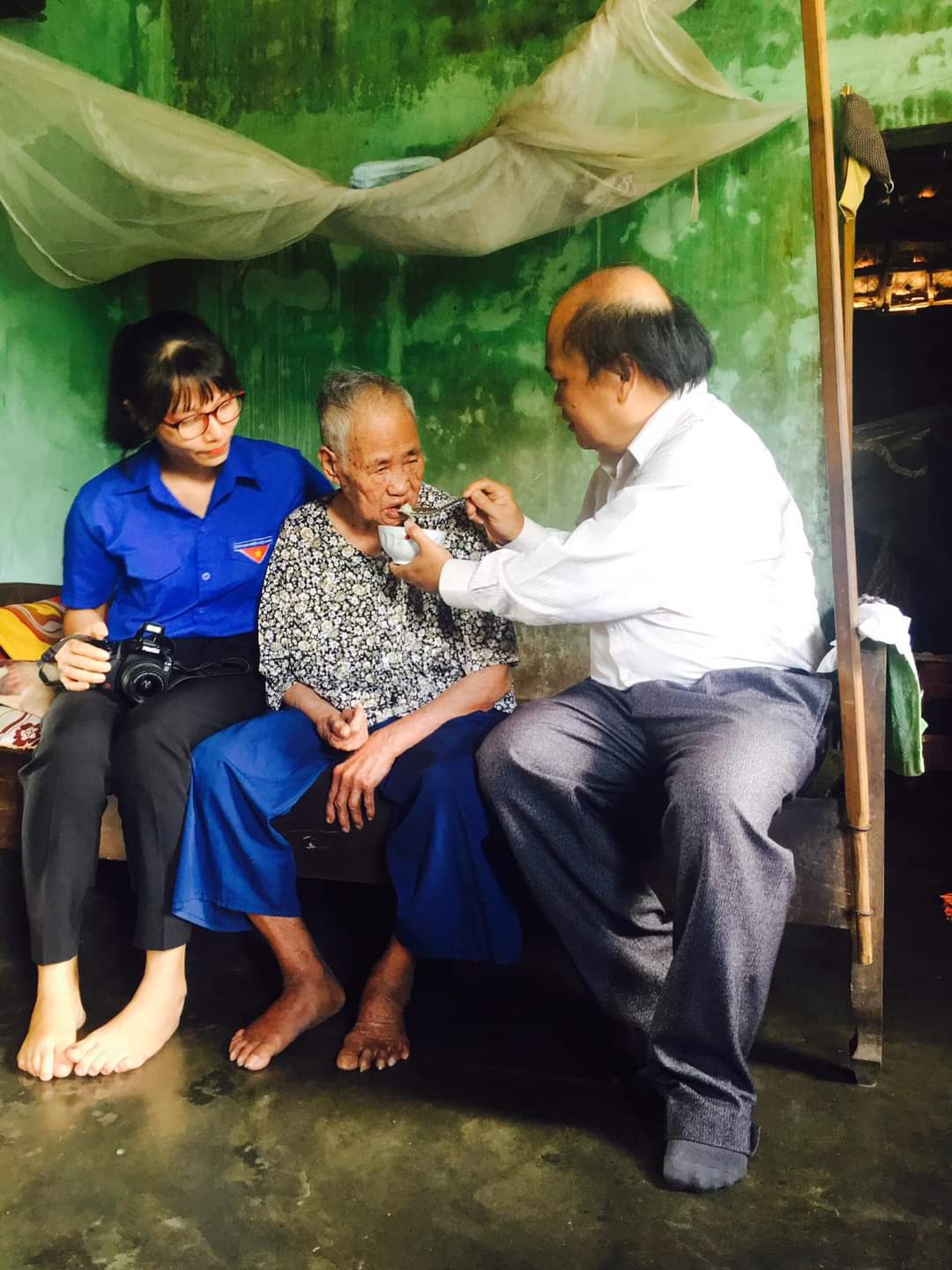 Thăm và phụng dưỡng Mẹ Mười