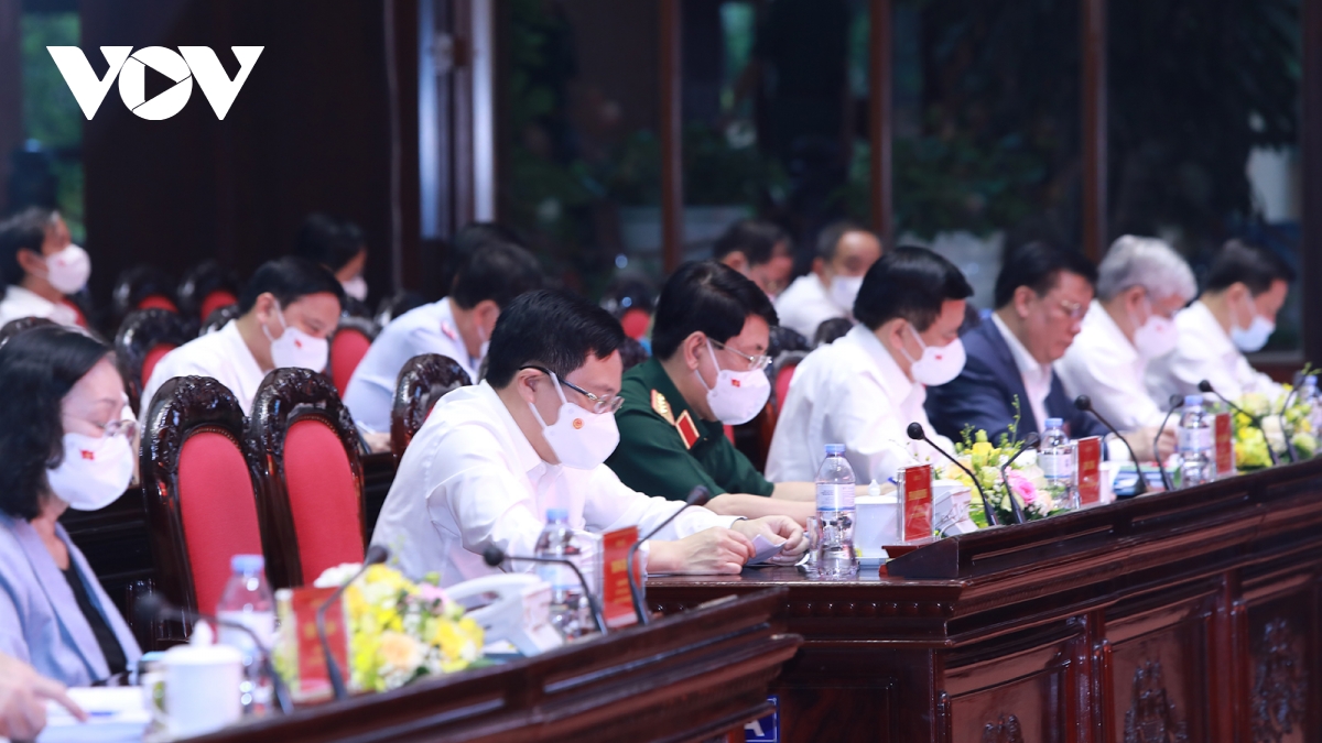 Các đồng chí Uỷ viên Bộ Chính trị, Bí thư Trung ương Đảng tham dự hội nghị