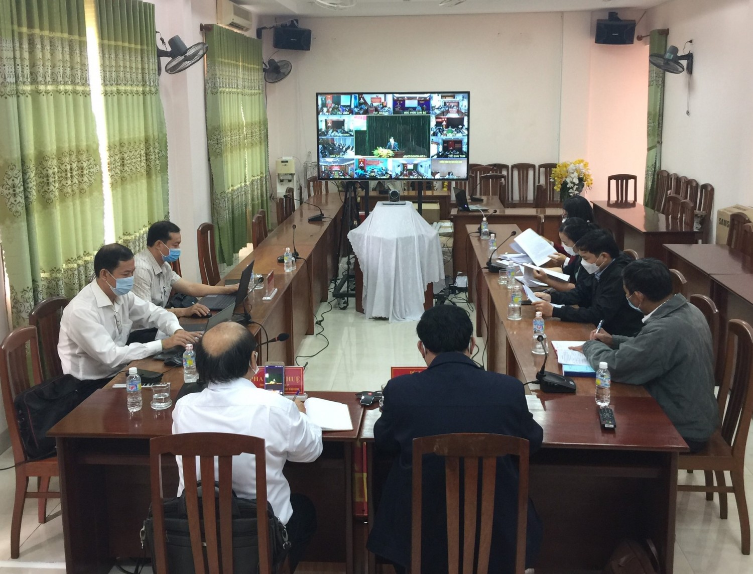 Quang cảnh phòng họp trực tuyến tại Trường Chính trị tỉnh Bình Định (Ảnh: Võ Như Long)