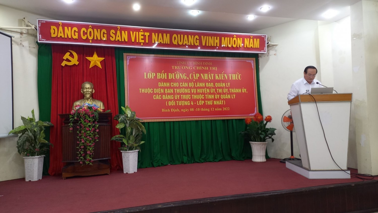 BỒI DƯỠNG, CẬP NHẬT KIẾN THỨC CHO CÁN BỘ (ĐỐI TƯỢNG 4)