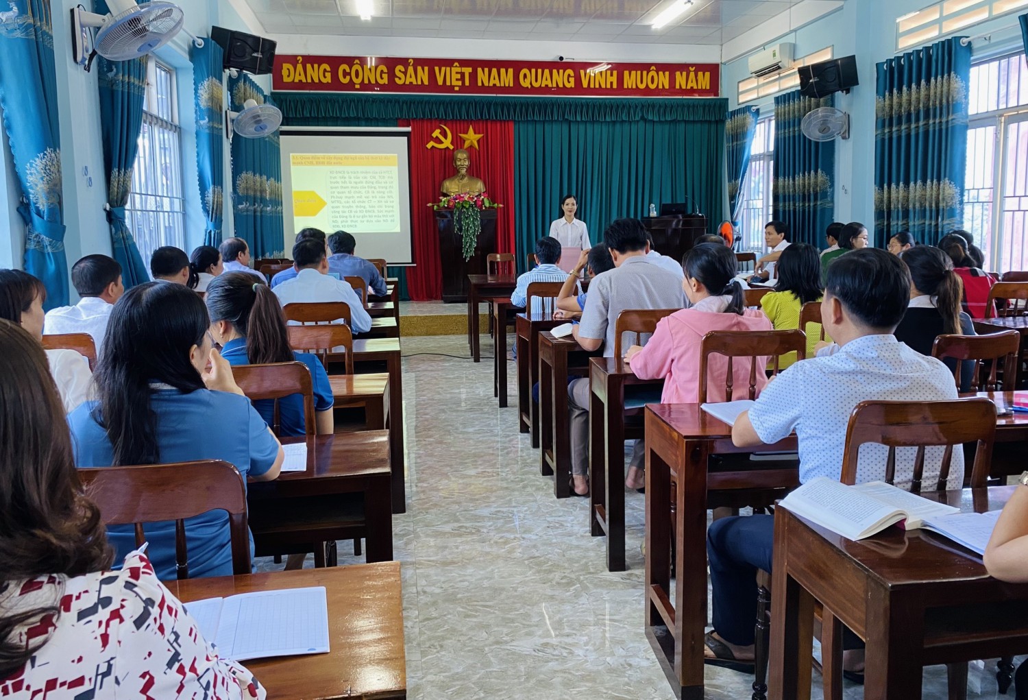 bai viet lam chao co hoc ve tt hcm