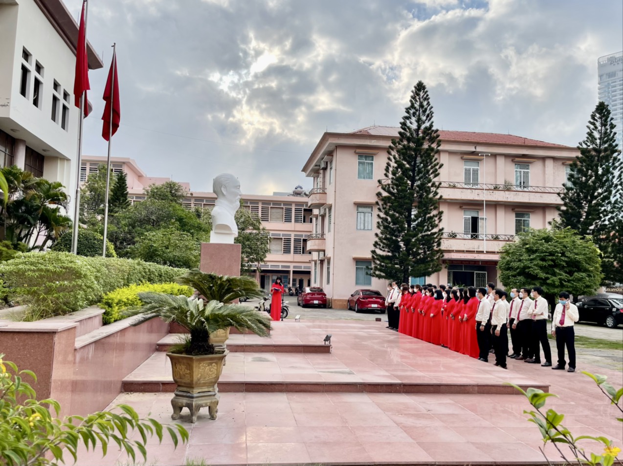 TRƯỜNG CHÍNH TRỊ TỈNH BÌNH ĐỊNH VỚI NHIỀU NỘI DUNG PHONG PHÚ, HÌNH THỨC SINH ĐỘNG, ĐỔI MỚI, NÂNG CAO VIỆC HỌC TẬP VÀ LÀM THEO  TƯ TƯỞNG, ĐẠO ĐỨC, PHONG CÁCH HỒ CHÍ MINH