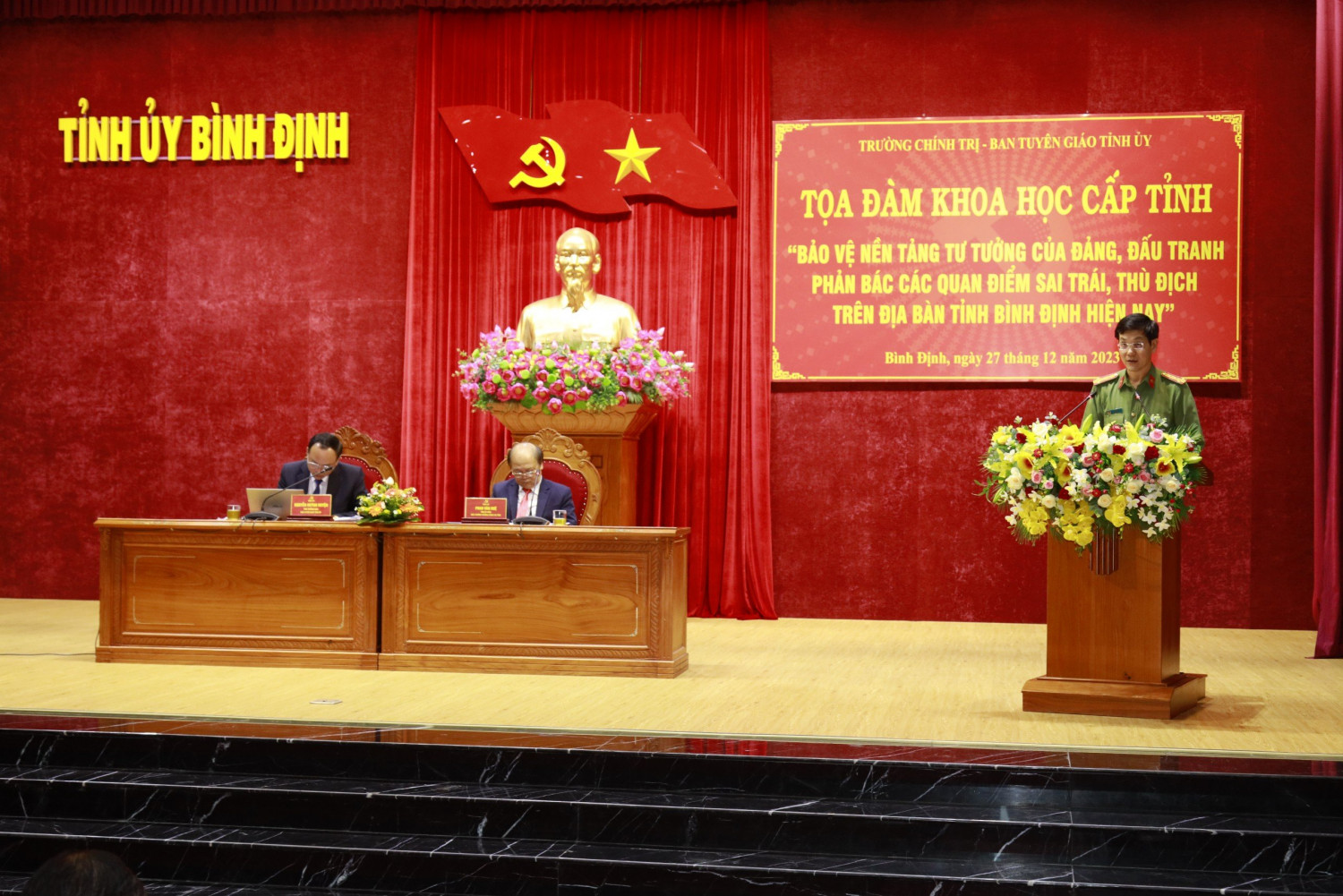 Toa dam dai bieu cong an