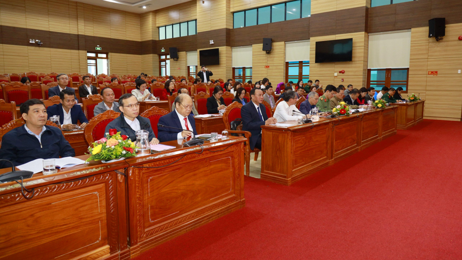 Toa dam quang canh B