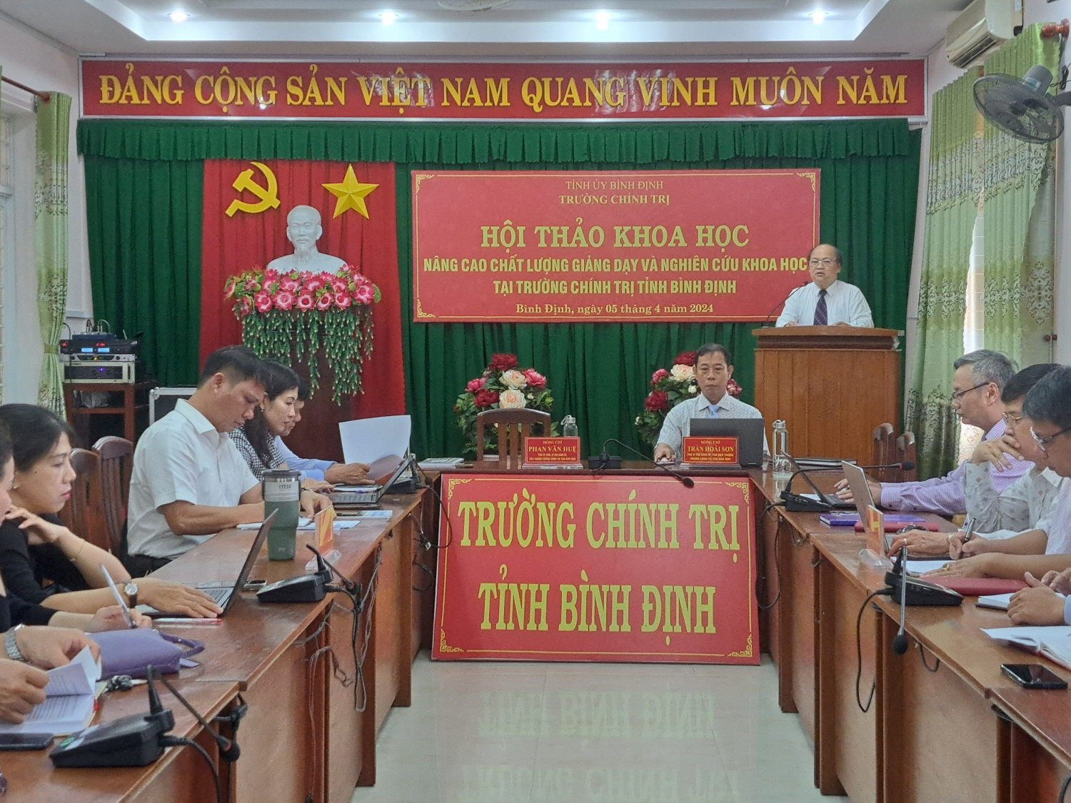 th Hong anh hoi thao