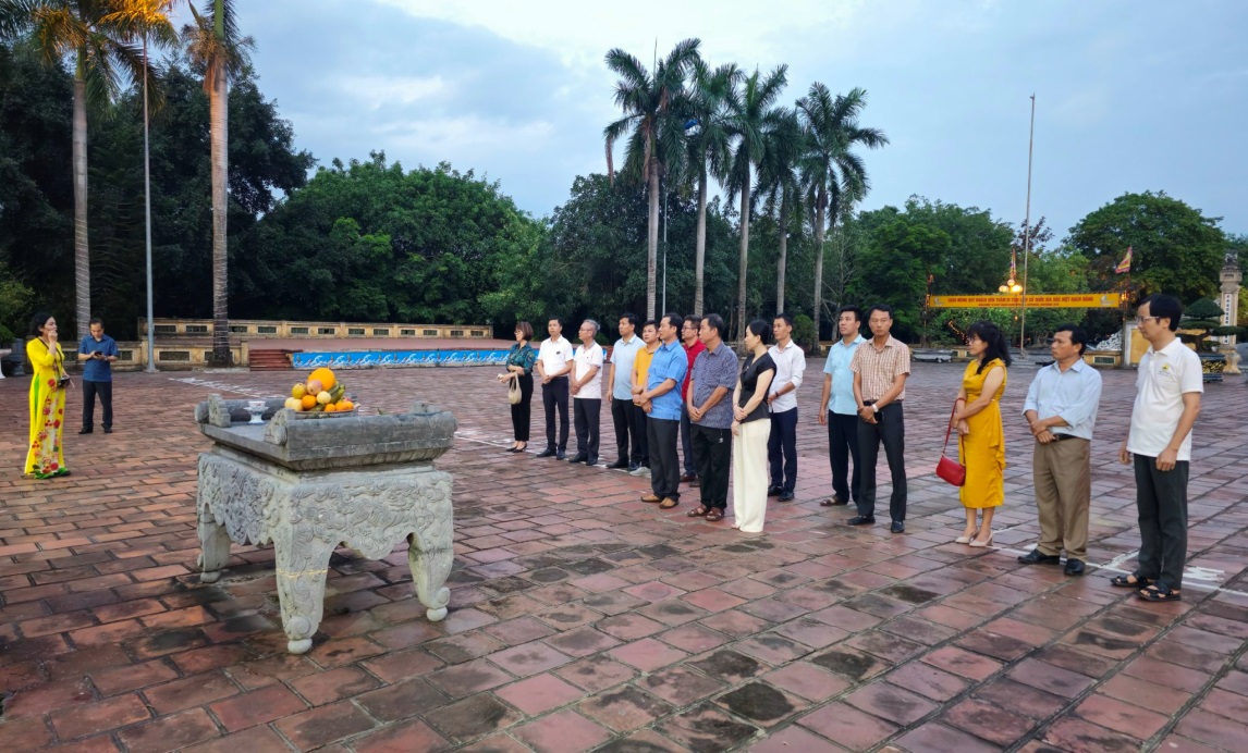 thang 6 du lich xanh 3