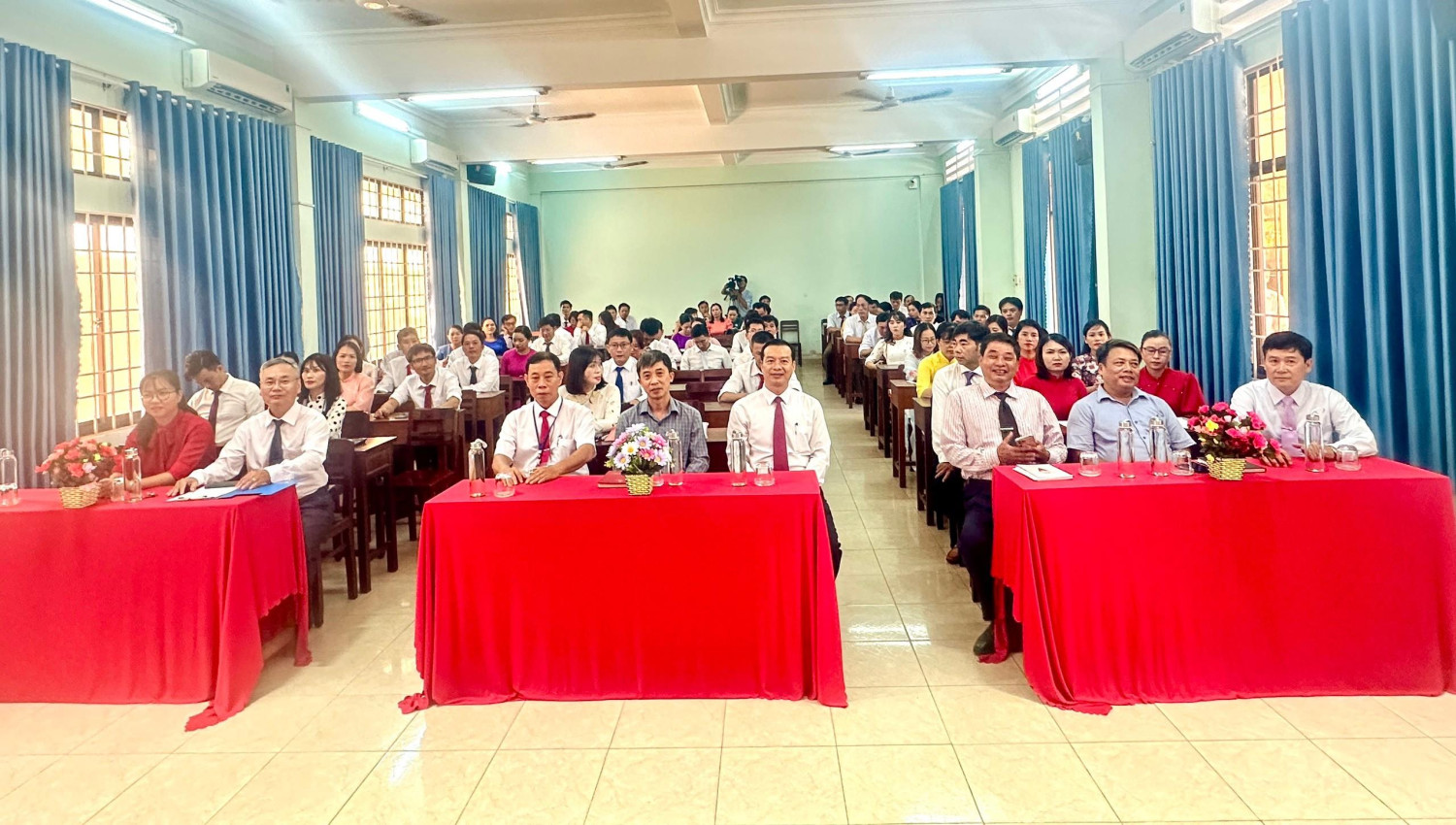 K15 Cac dai bieu va hoc vien du Le Be giang