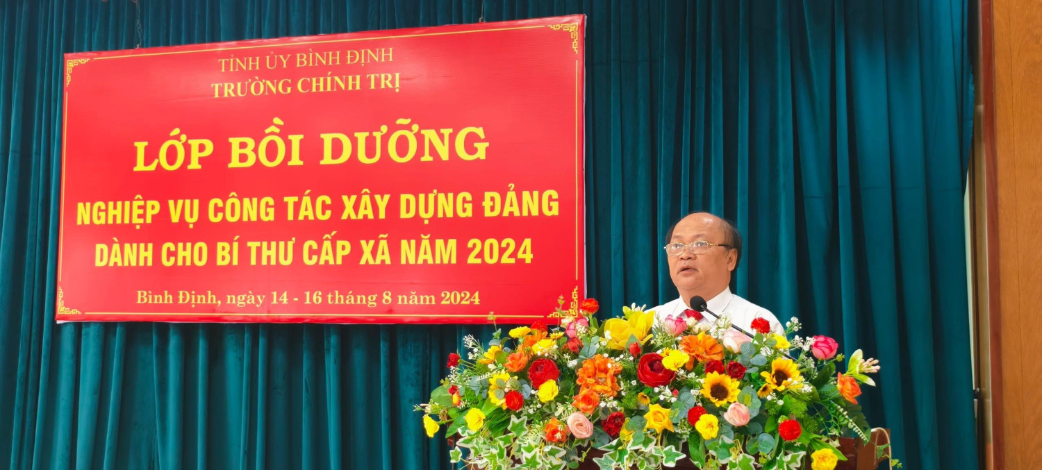 thang 8 Nam Tin bai tong ket be mac lop hoc 1