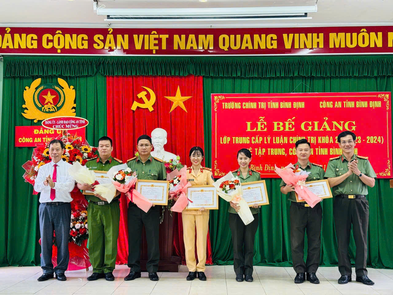 thang 12 BG K27 giay khen