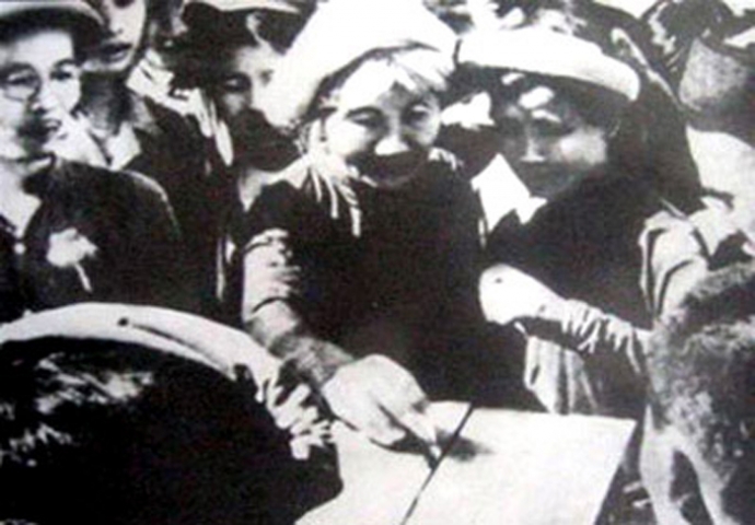 Nhân dân Hà Nội bỏ phiếu bầu Quốc hội khóa I (Ảnh tư liệu)