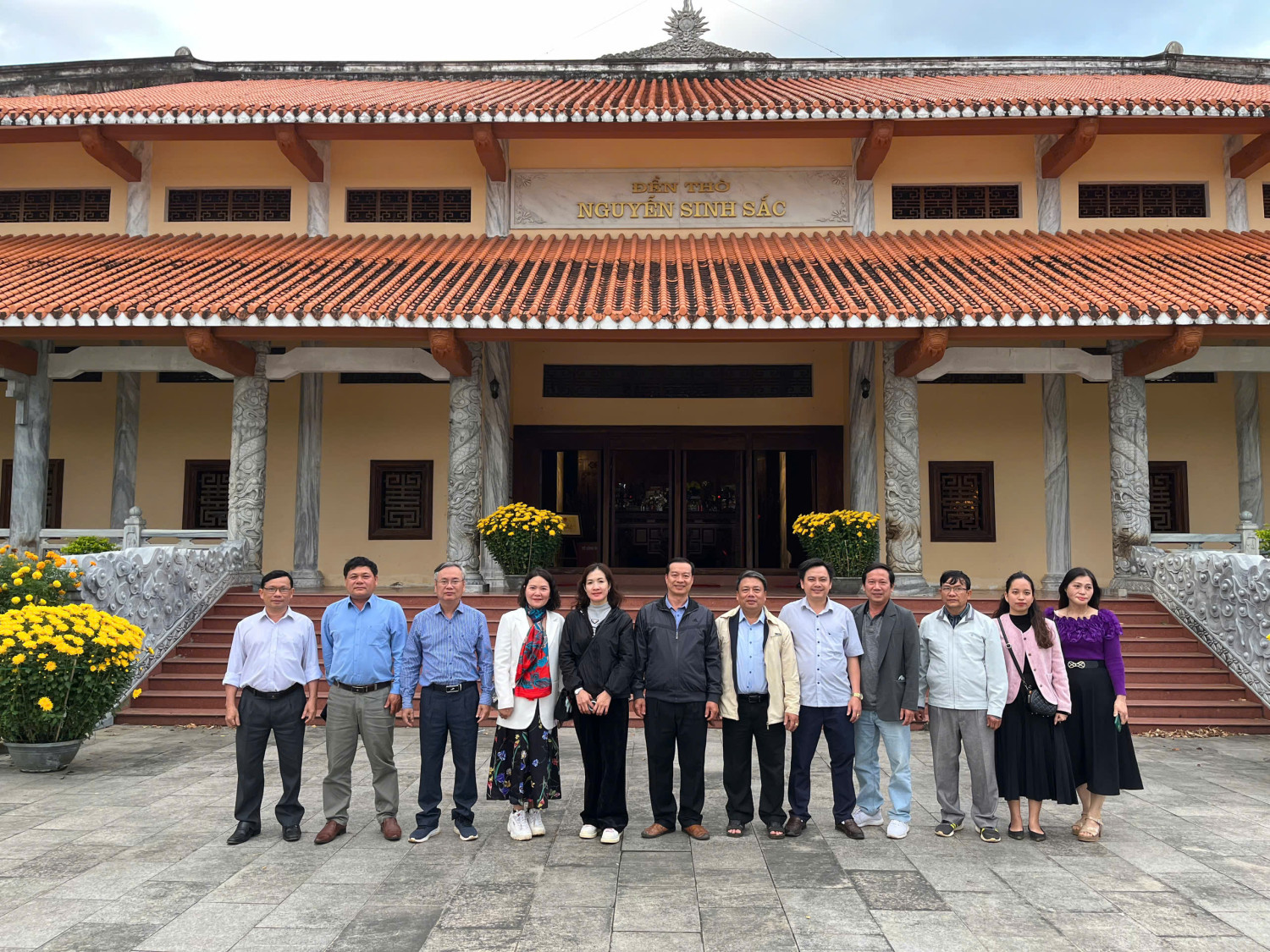 thang 2 ảnh 2 Đền thờ Nguyễn Sinh Sắc