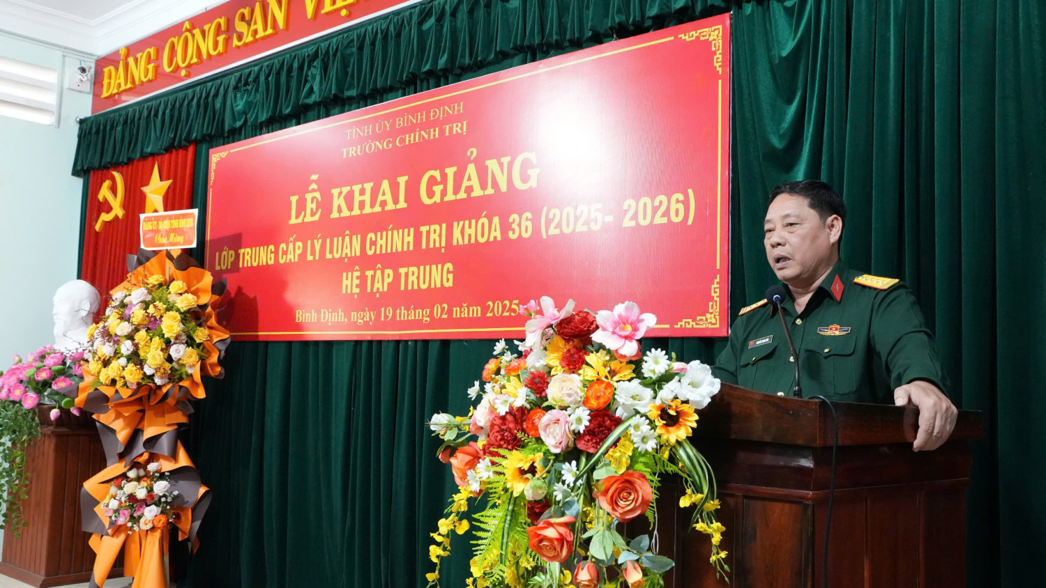 thang 2 khai giang K36 ĐT Xuân Sơn 33
