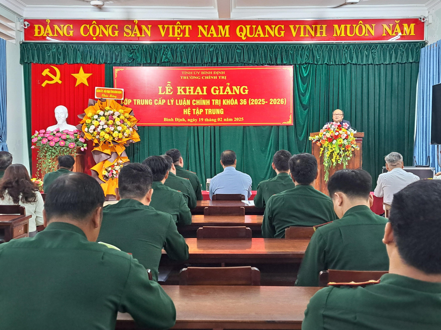 thang 2 Khai giang trung cap K36 ThS Phan Văn Huệ